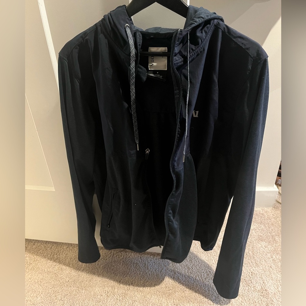 Vuori men’s navy zip up jacket medium